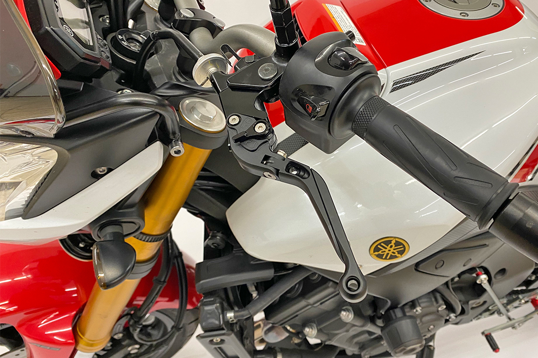 Juego de Manetas EVO negro para Yamaha FZ1 / FZ6 / FZ8 / MT07 / MT09 / Tracer 700 / Tracer 900 / XSR700 / XSR900 / XJ6 / Ténéré 700