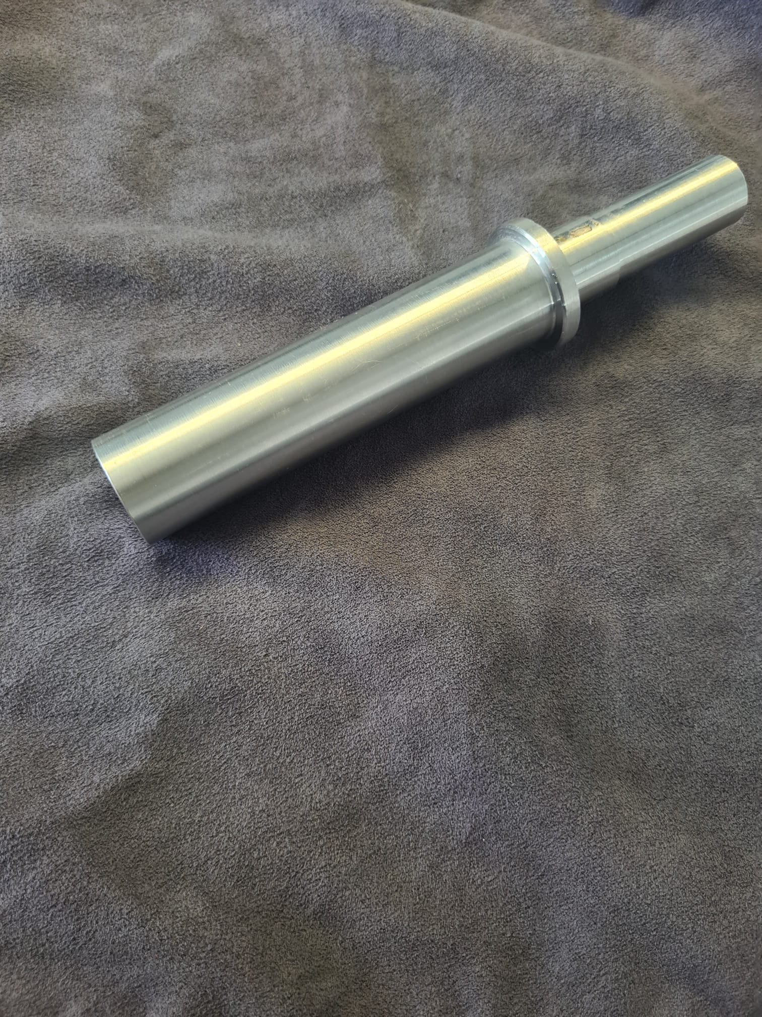 Perno Barracuda para caballete monobrazo Honda CB1000 2018-2019