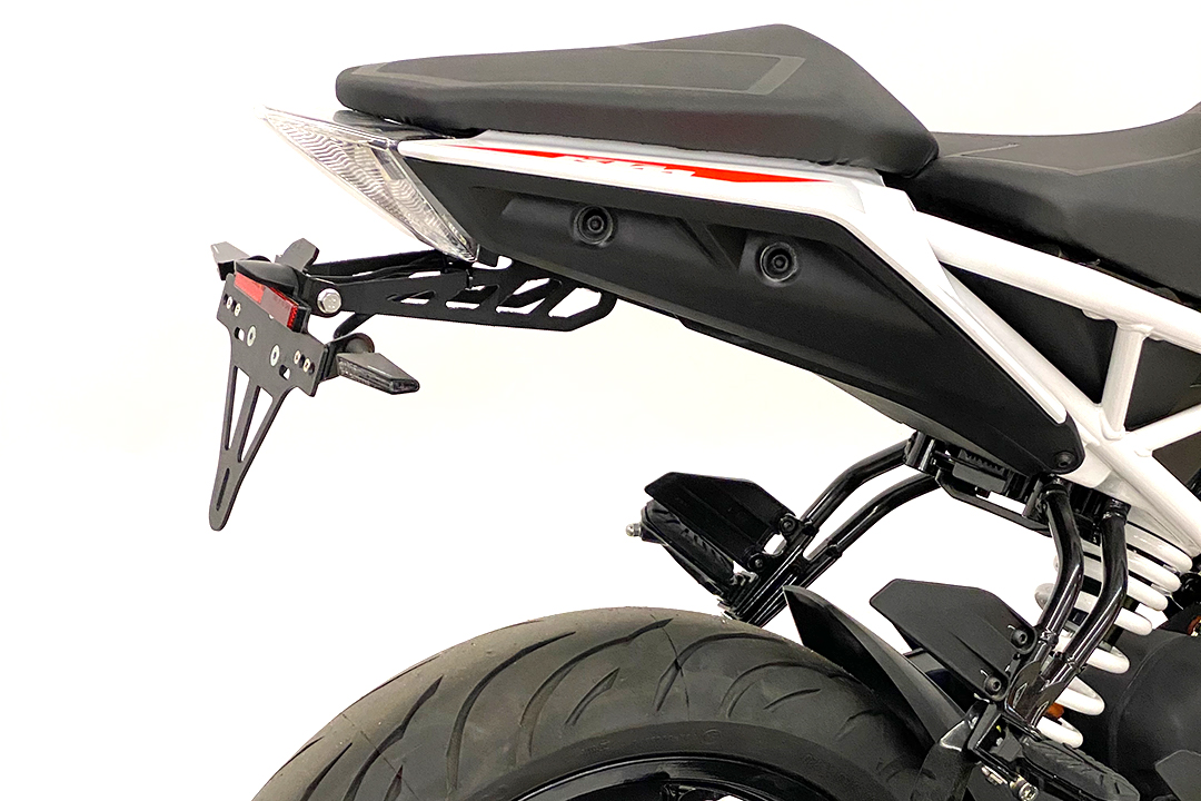 Soporte de matrícula alpha Technik para KTM 390 Duke, Tipo KTM IS DUKE, a partir del año de modelo 2017 -
