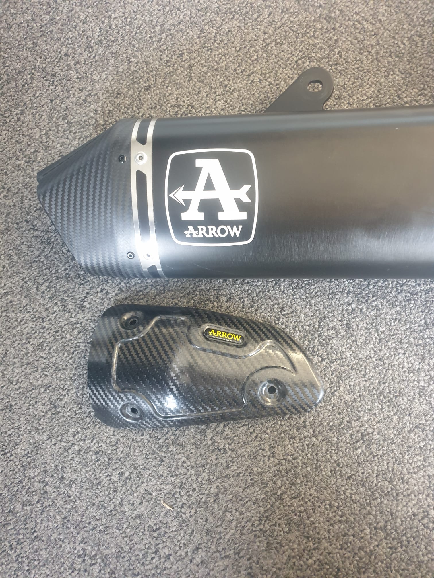 ARROW VELOCE DARK RACING Slip-On con protector térmico para Triumph Tiger 900 año del modelo 2020-