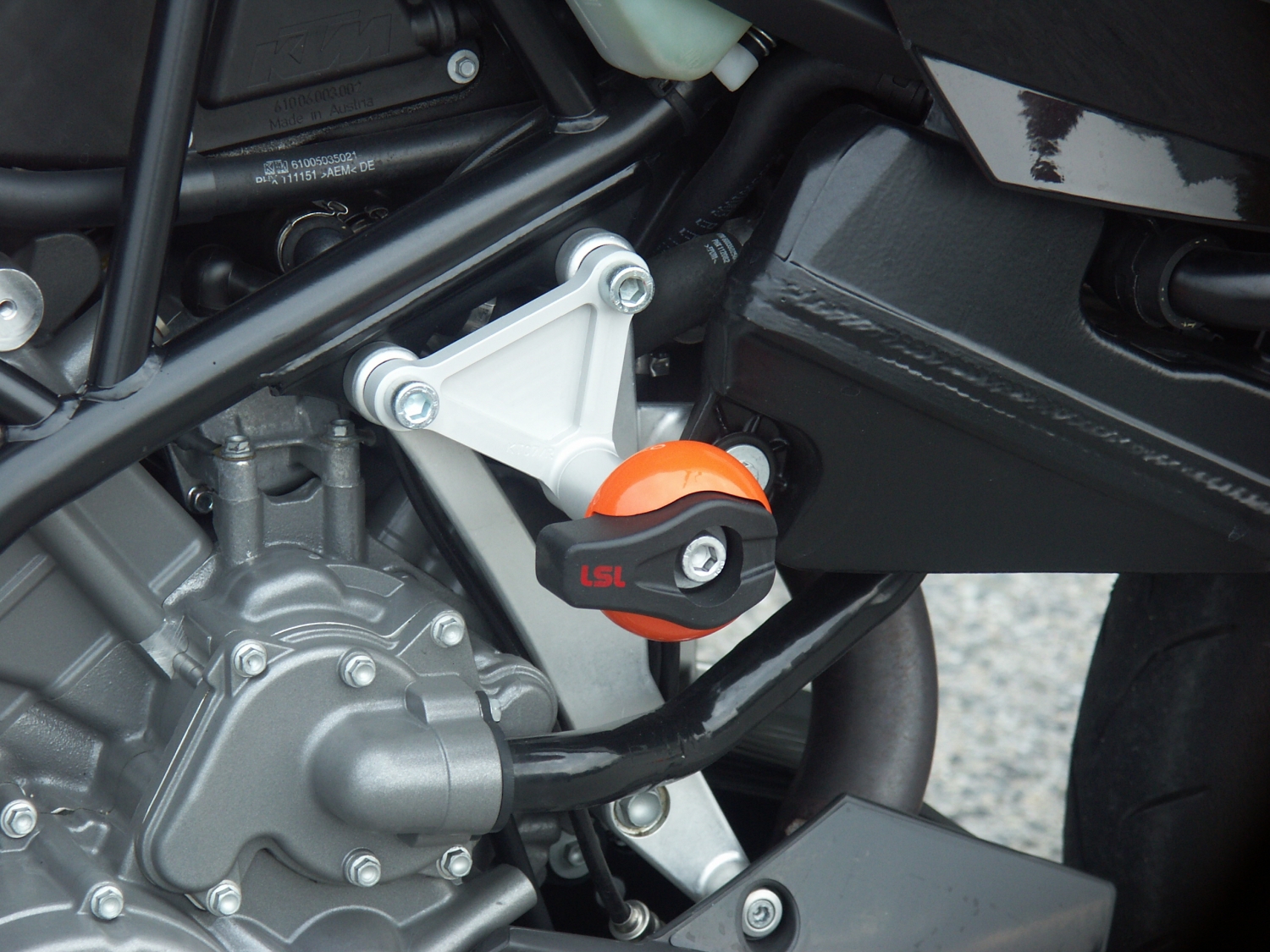 Kit de montaje LSL Crash Pad para KTM Super Duke 990, 2005-, Supermoto R 950, 2006-