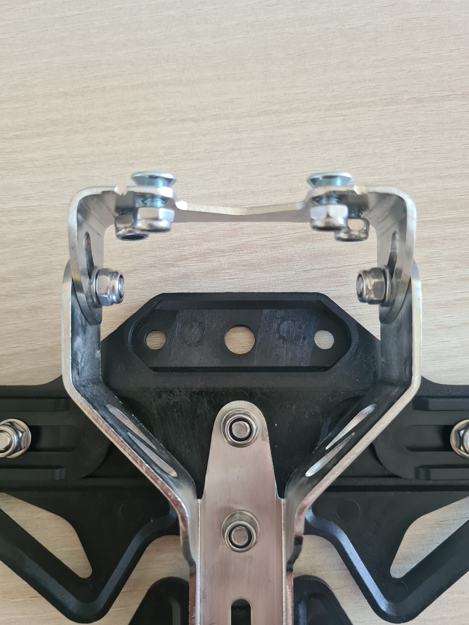 Soporte de matrícula Barracuda para Ducati Monster 600/S2R