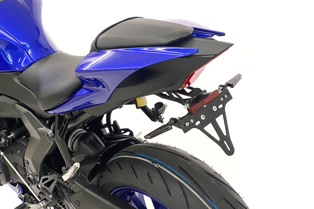 Soporte de matrícula alpha Technik para Yamaha R7 a partir del año modelo 2022-, Tipo RM39 / RM40