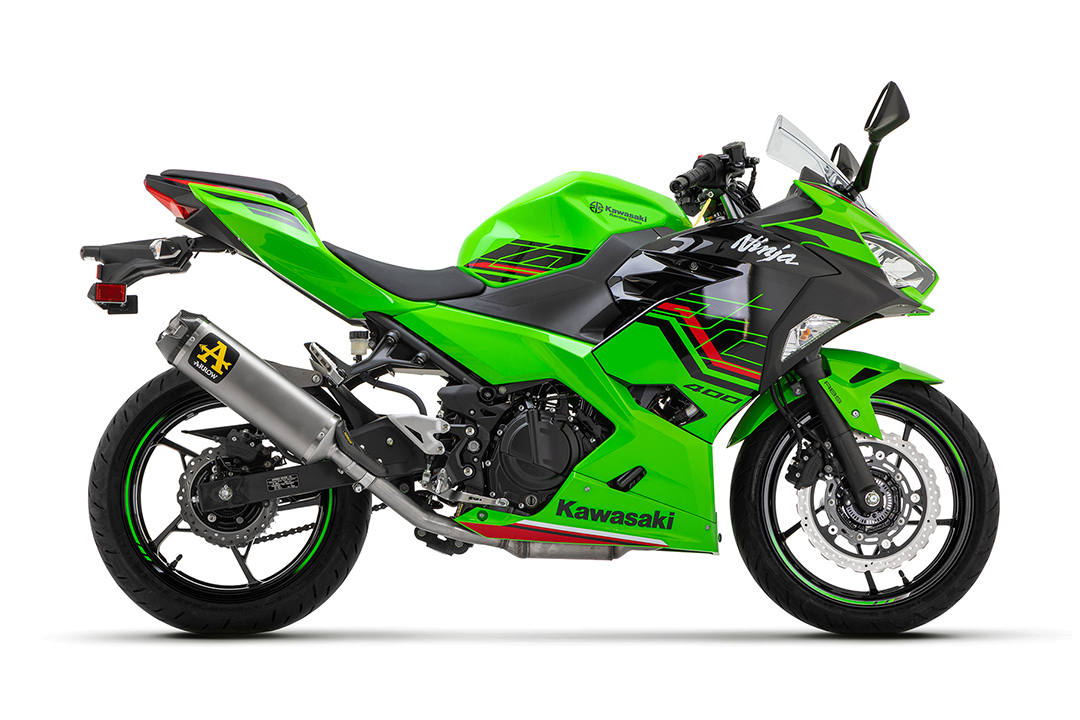 Sistema completo ARROW COMPETITION con silenciador WORKS para Kawasaki Ninja 400 / Z400, año de modelo 2023-