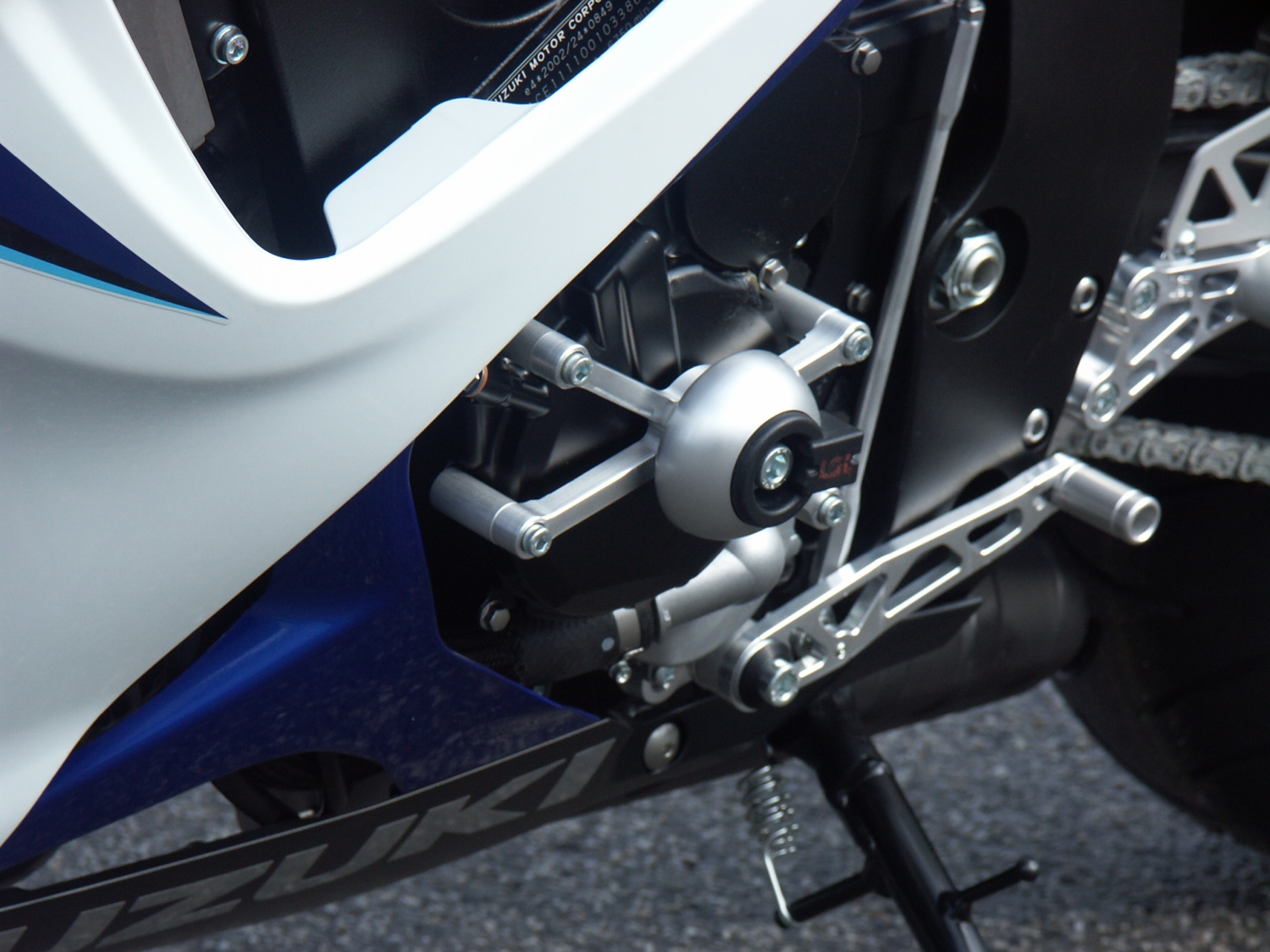 Kit de montaje de protectores de motor LSL para Suzuki GSX-R600/ GSX-R750, 2006-2010