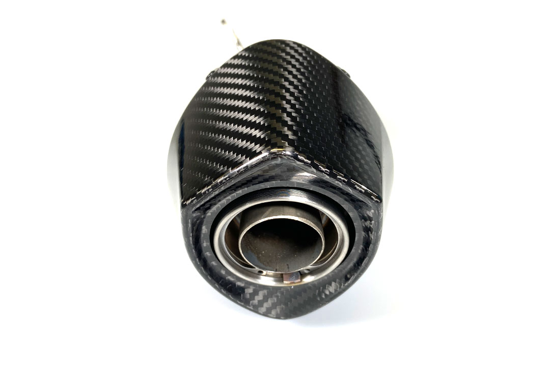 Escape ARROW X-KONE para Yamaha MT09 / Tracer 900 2013-, aluminio negro con tapa final de acero inoxidable (Solo con colector ARROW)