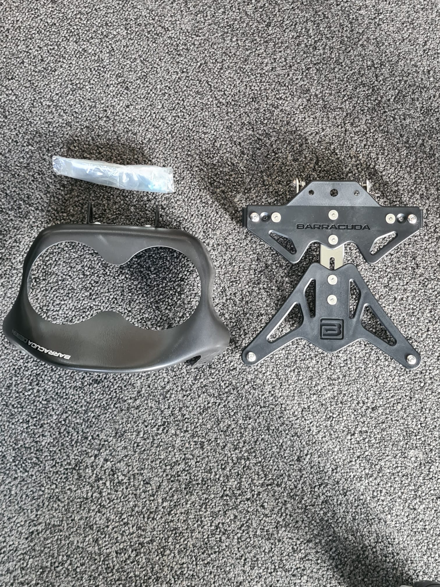 Soporte de Matrícula Barracuda para Suzuki GSR 600