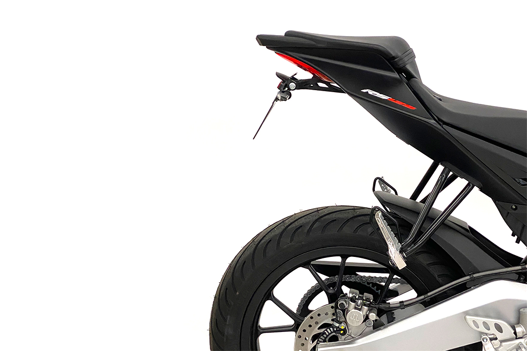 Soporte de matrícula alpha Technik para Aprilia RS125 y Tuono 125, Tipo XA / XT, Año del modelo 2021-