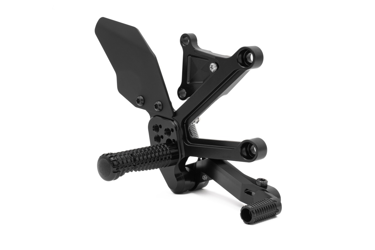 GILLES FXR2 Sistema de reposapiéses negro para Kawasaki ZX-4R 2023-