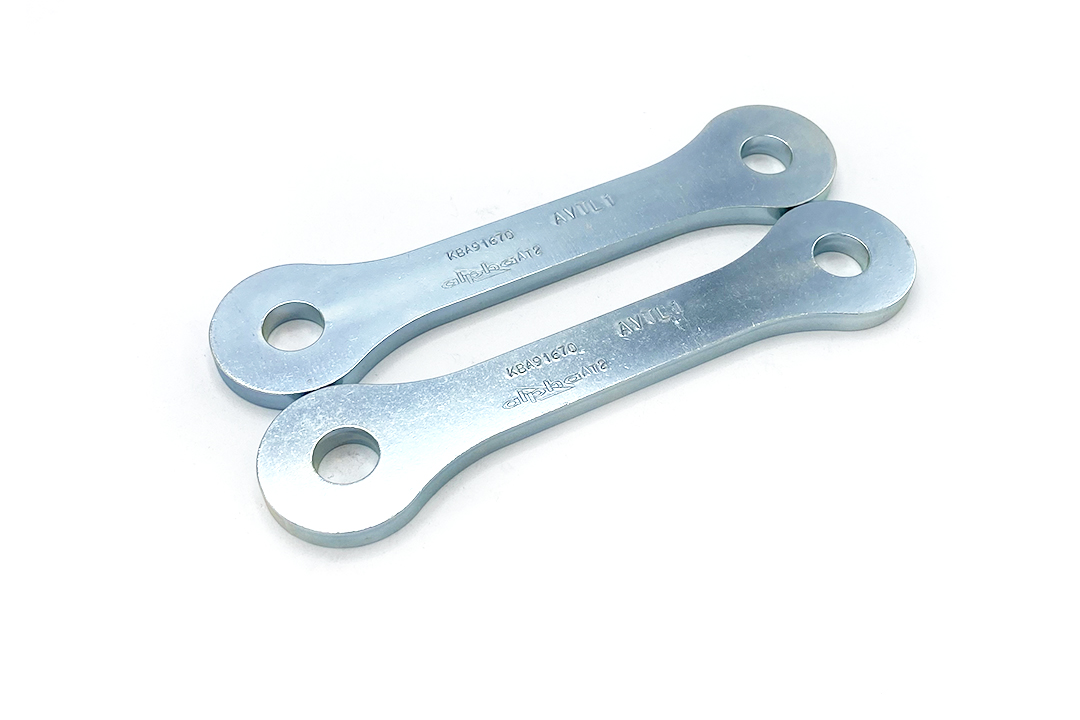 Kit de descenso alpha Technik 30mm para Triumph Tiger 900 GT Pro, Tipo: C701 / C702, a partir del año de modelo 2021 -