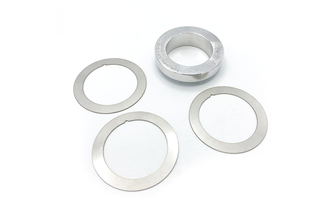 alpha Technik Kit de reducción de altura 25 mm para Moto Guzzi V85 TT, Tipo KW / KX a partir del Año Mod. 2019 -, y Tipo KY / MB, a partir del Año Mod. 2021-