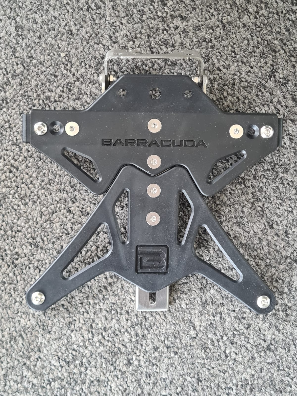 Soporte de matrícula Barracuda para Yamaha FZ6 / FZ6 S2