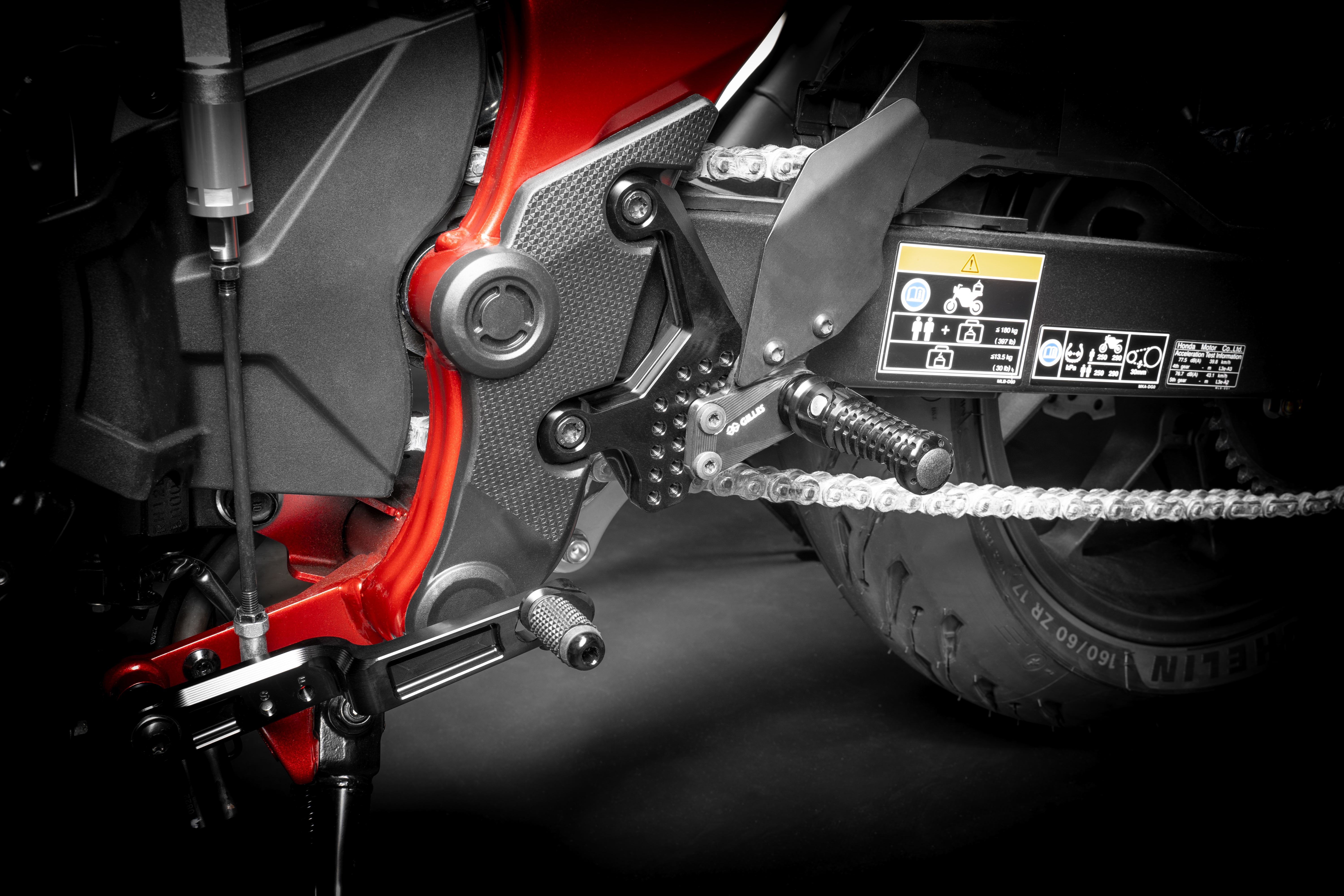 Sistema de estriberas GILLES AS31GT3 negro para Honda CB750 Hornet 2023- , CBR500R 2021-