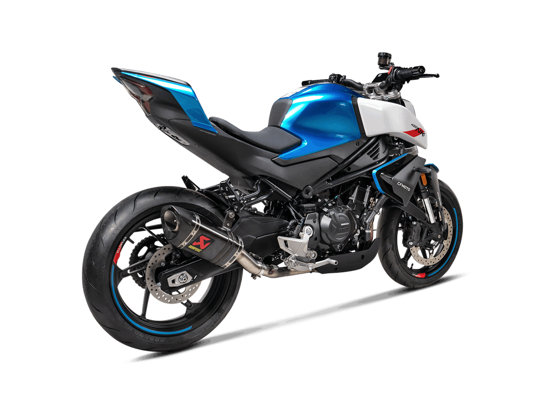 Línea Akrapovic Slip-On (Carbono) para CFMOTO 450SR, 450NK a partir del año de modelo 2024-2025