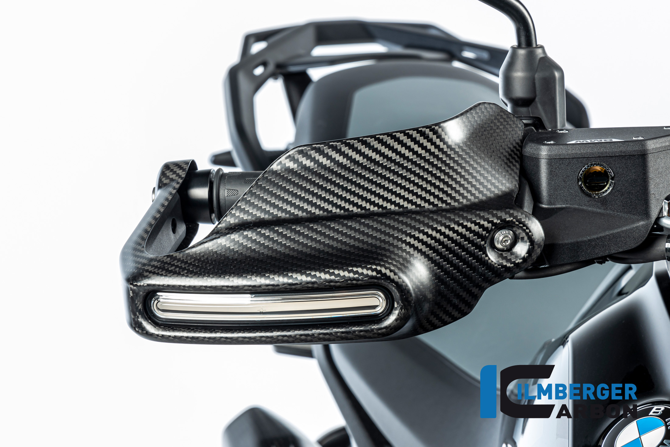 Protector de mano de carbono Ilmberger grande con alojamiento para luz de intermitente lado derecho, mate, BMW R1300GS 2023-