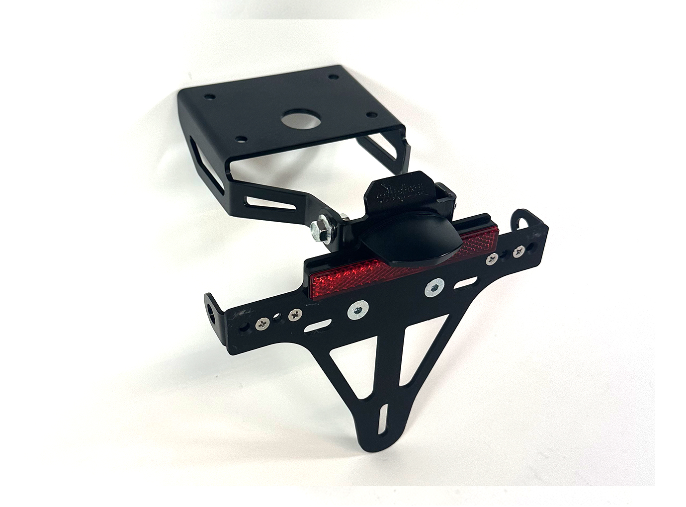 Soporte de matrícula alpha Technik para Benelli TRK 702 / TRK 702X, Tipo PA8, Año del modelo 2023-