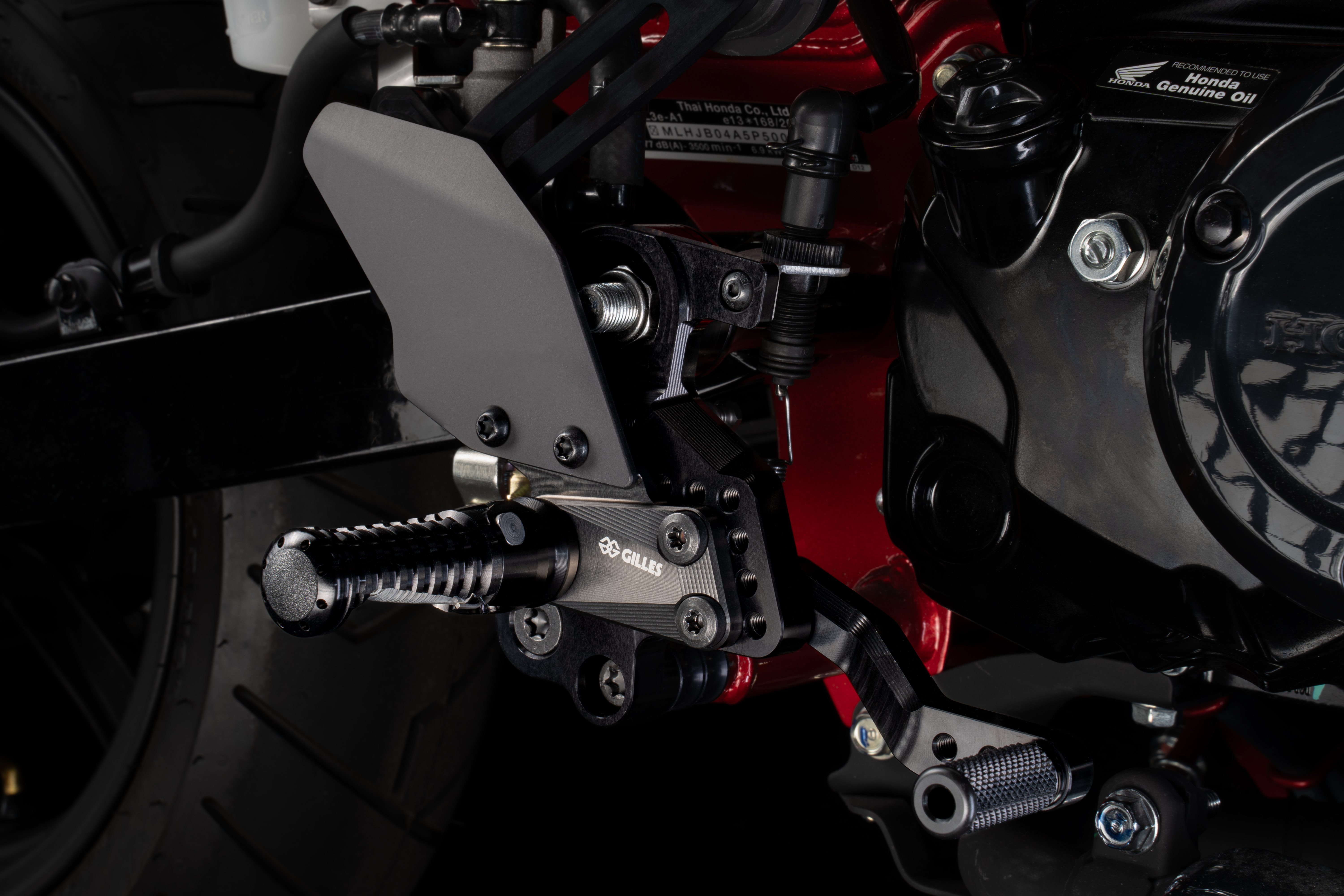 Sistema de reposapiés GILLES AS31GT3 negro para Honda DAX 125 2022-
