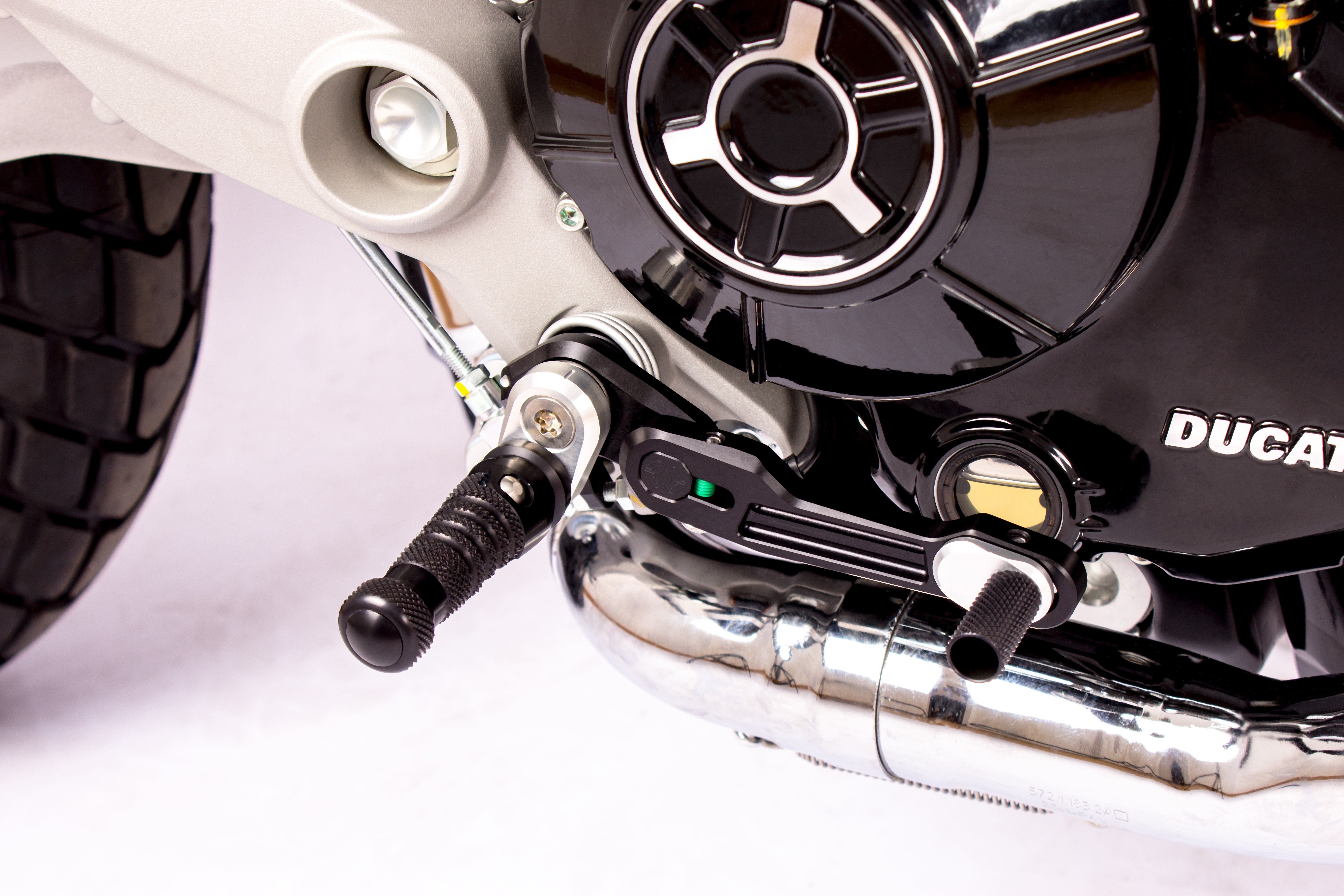GILLES RCT10 sistema de reposapiés para Ducati Scrambler 1100