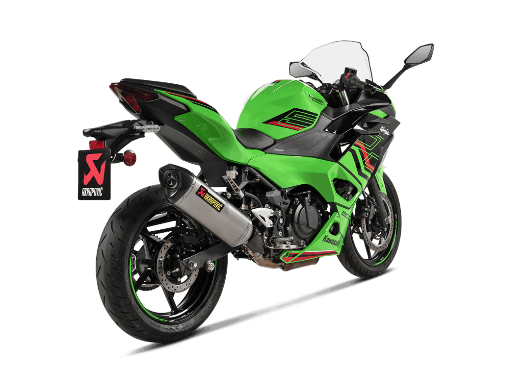 Akrapovic Slip-On Line (Titanio) Escape para Kawasaki Ninja 500, Z500, 2024-2025