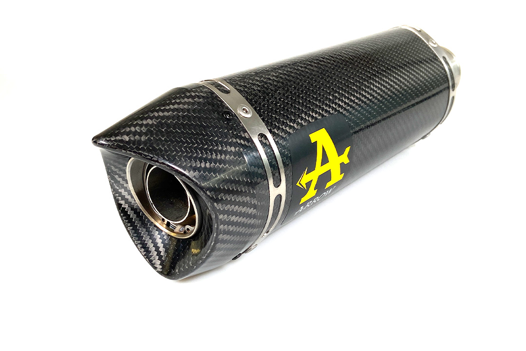 Escape ARROW THUNDER Carbon para Yamaha MT09 año de modelo 2021-