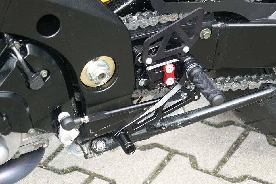Estriberas LSL 2Slide para Suzuki GSXR1000, 2005-2006, negro-rojo