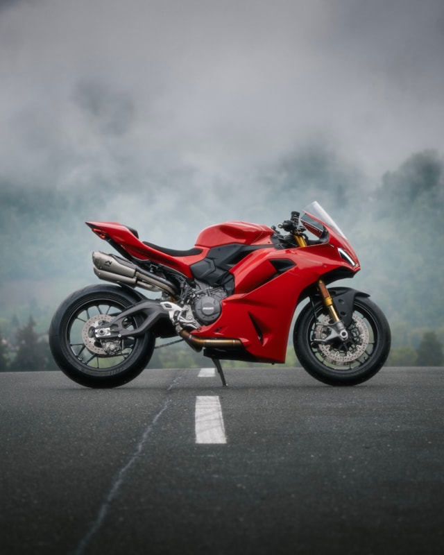 Akrapovic Evolution Line (Titanium) sistema de escape para Ducati Panigale V2, Streetfighter V2, 2025-