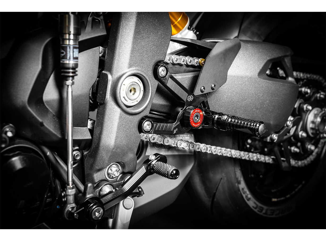 GILLES MUE2 reposapiésenanlage para Triumph Speed Triple RR/RS Año del modelo 2022-