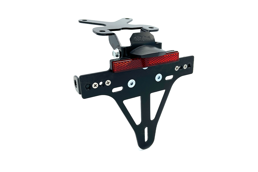 Soporte de matrícula alpha Technik para Yamaha Fazer 8 / FZ8 a partir de 2010 y FZ1 a partir de 2006-