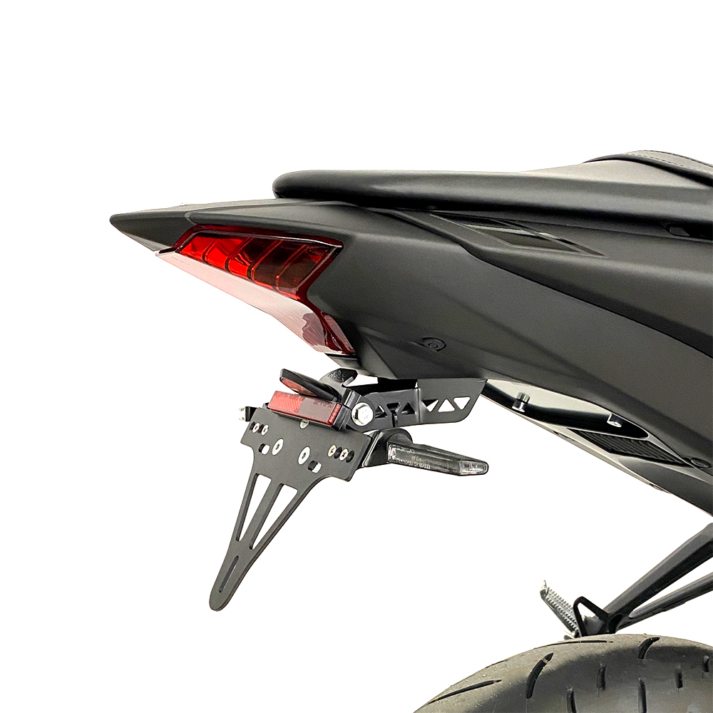 Soporte de matrícula alpha Technik para Yamaha YZF-R3 / YZF-R3A / MT-03 / MTN320-A Año del modelo 2015-