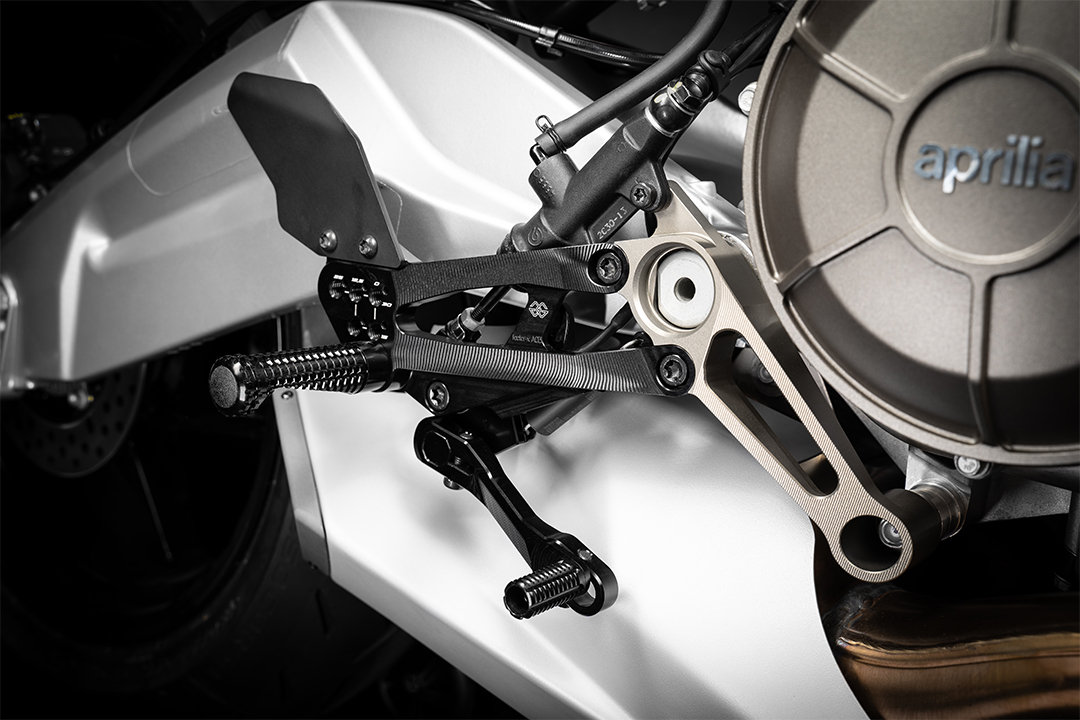GILLES FXR Sistema de Estriberas para Aprilia RS660, KS, 2021, negro