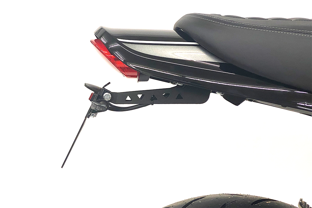 Soporte de matrícula alpha Technik para Kawasaki Z900RS Cafe, Tipo ZR900C / ZR900K / ZR902A, a partir del año de modelo 2018-