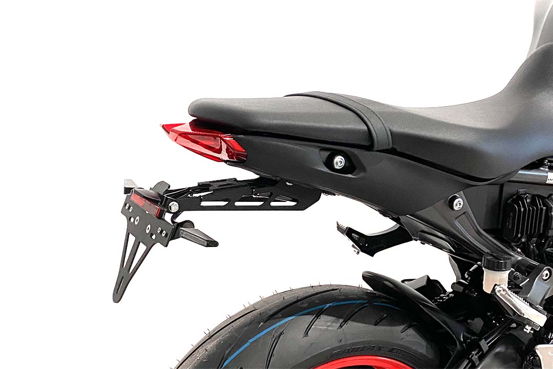 Soporte de matrícula alpha Technik para Yamaha MT-09 / MT-09 SP, Tipo RN69 / RN82 / RN83, a partir del año de modelo 2021-
