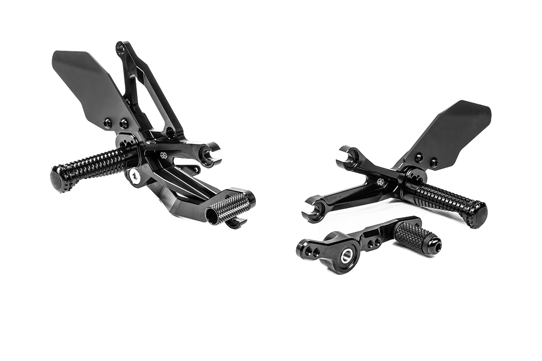 GILLES FXR Sistema de estriberas reposapiés para Yamaha YZF-R7 RM39 negro