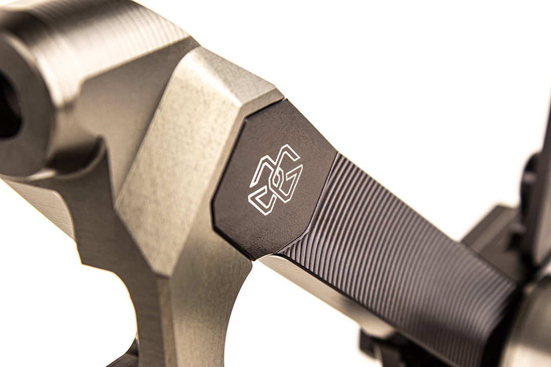 GILLES MUE2 Sistema de estriberas MUE2-D02-B para Ducati Streetfighter 1103 V4S 2020