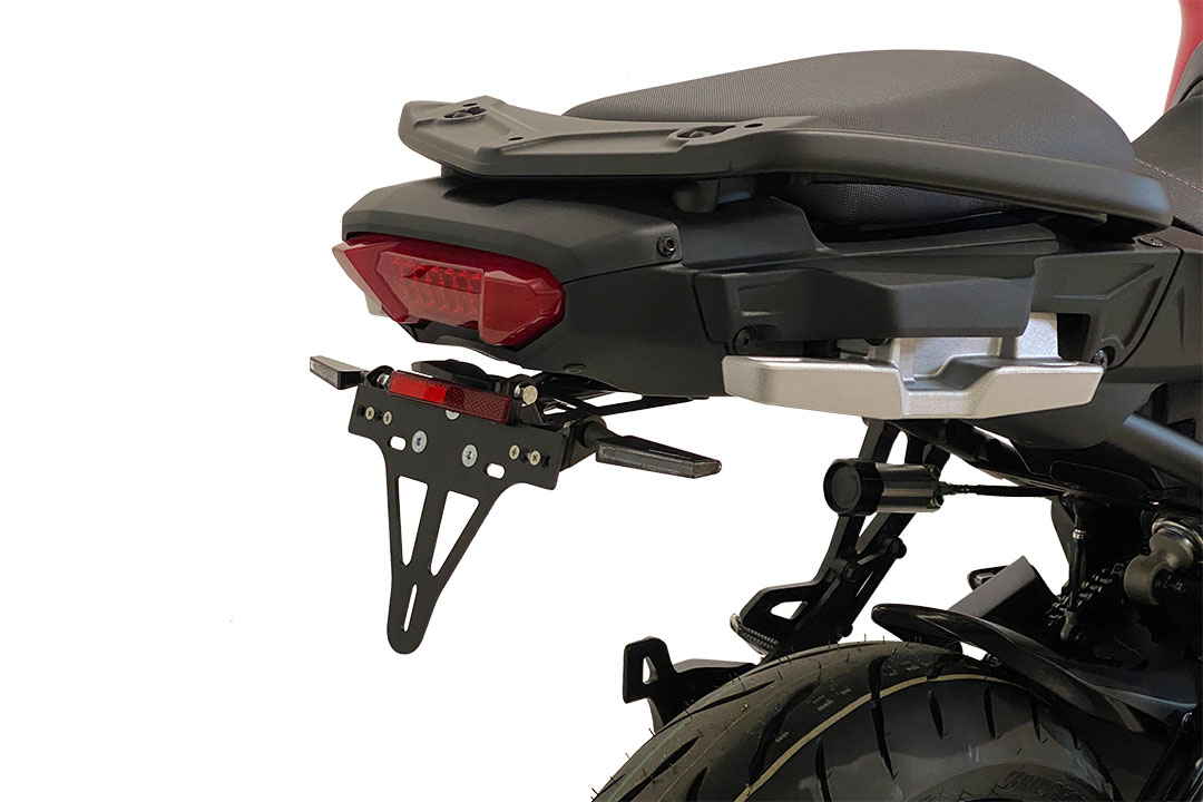 Soporte de matrícula alpha Technik para Yamaha Tracer 9 / GT / Y-AMT / GT Y-AMT, a partir del año modelo 2021-, Tipo RN70 / RN99 / RNA1