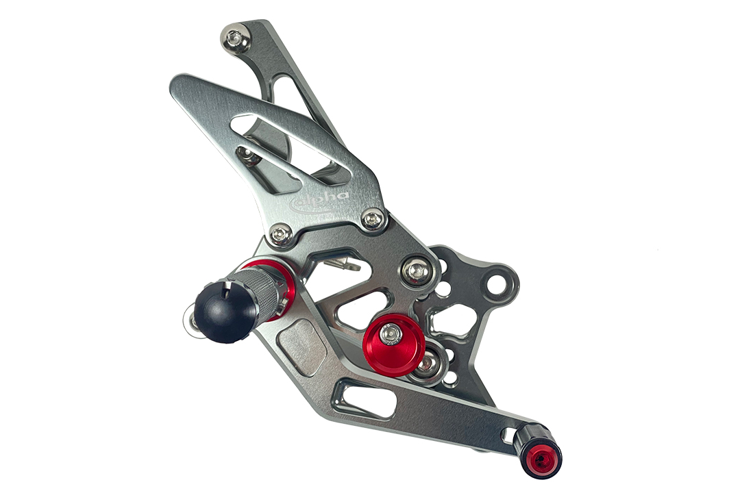 Sistema de reposapiés >TRACK< color titanio Yamaha YZF-R3 / MT-03 a partir del modelo 2017-