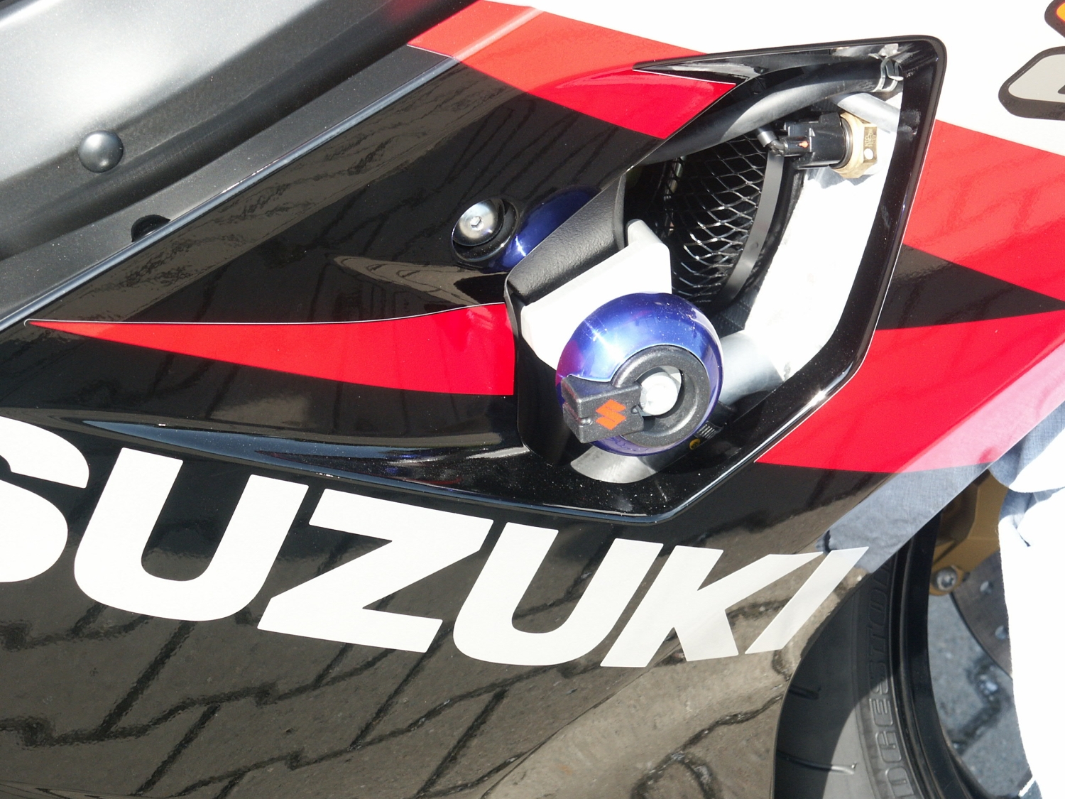 Kit de montaje LSL Crash Pad para Suzuki GSX-R600/ GSX-R750, 2004-2005, con adaptador