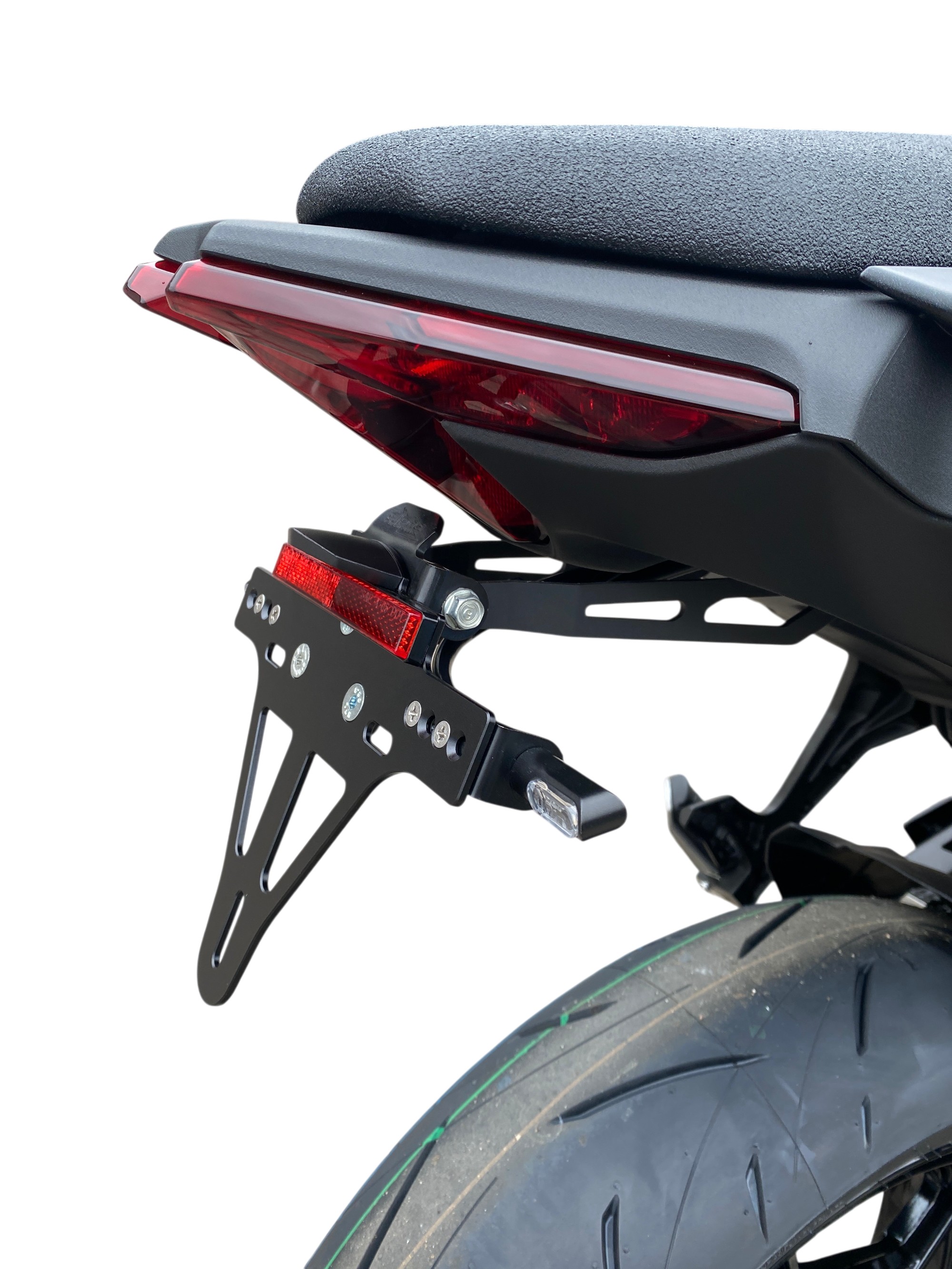 Soporte de matrícula alpha Technik para Kawasaki Z650S a partir del modelo año 2026-