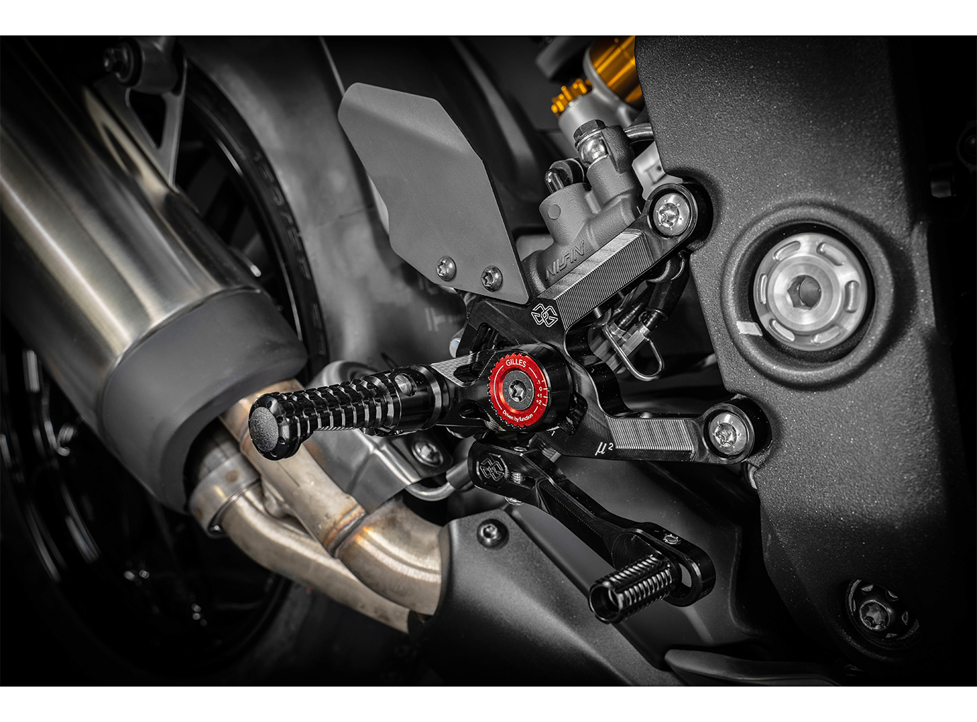 GILLES MUE2 reposapiésenanlage para Triumph Speed Triple RR/RS Año del modelo 2022-