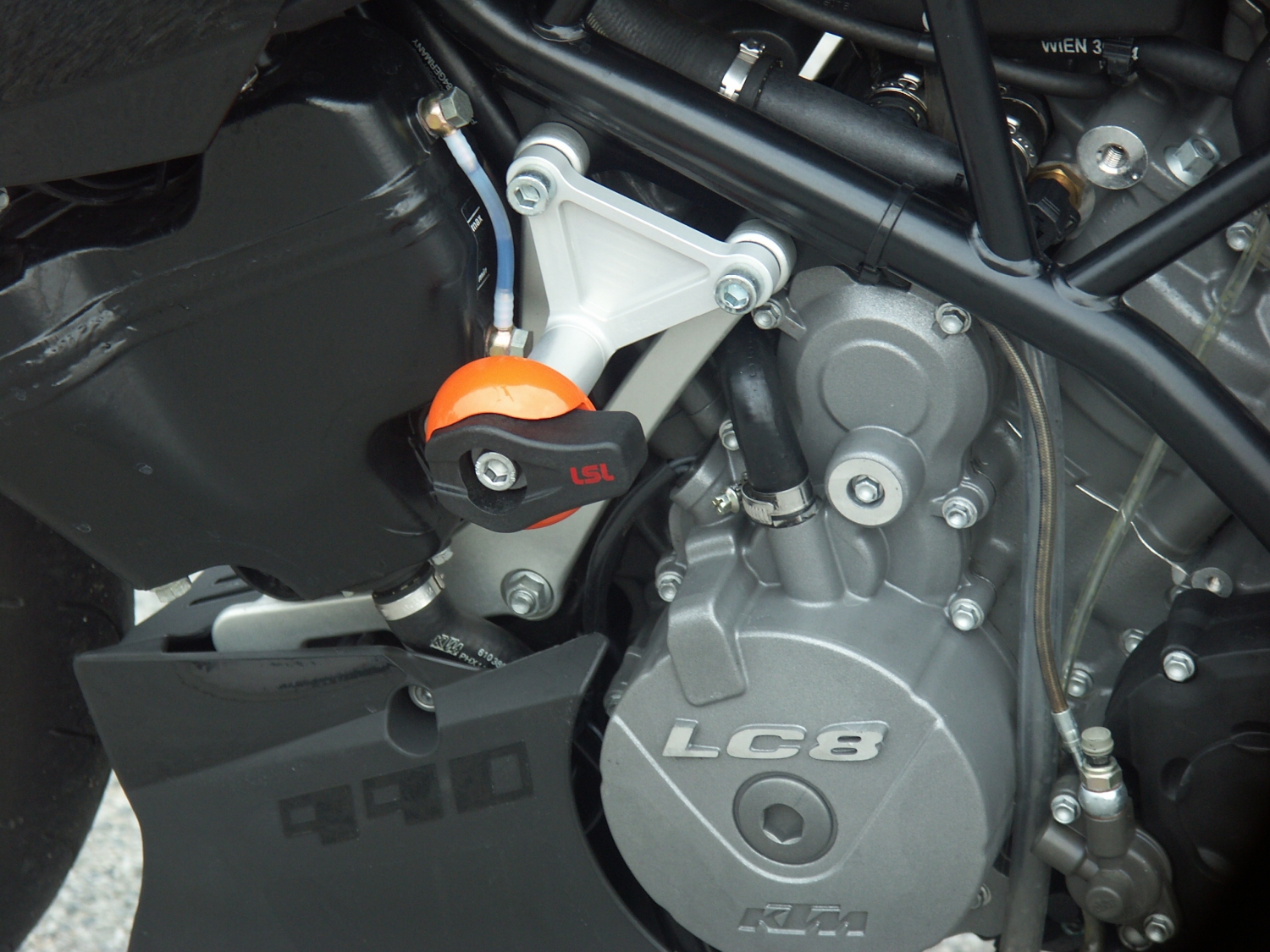 Kit de montaje LSL Crash Pad para KTM Super Duke 990, 2005-, Supermoto R 950, 2006-