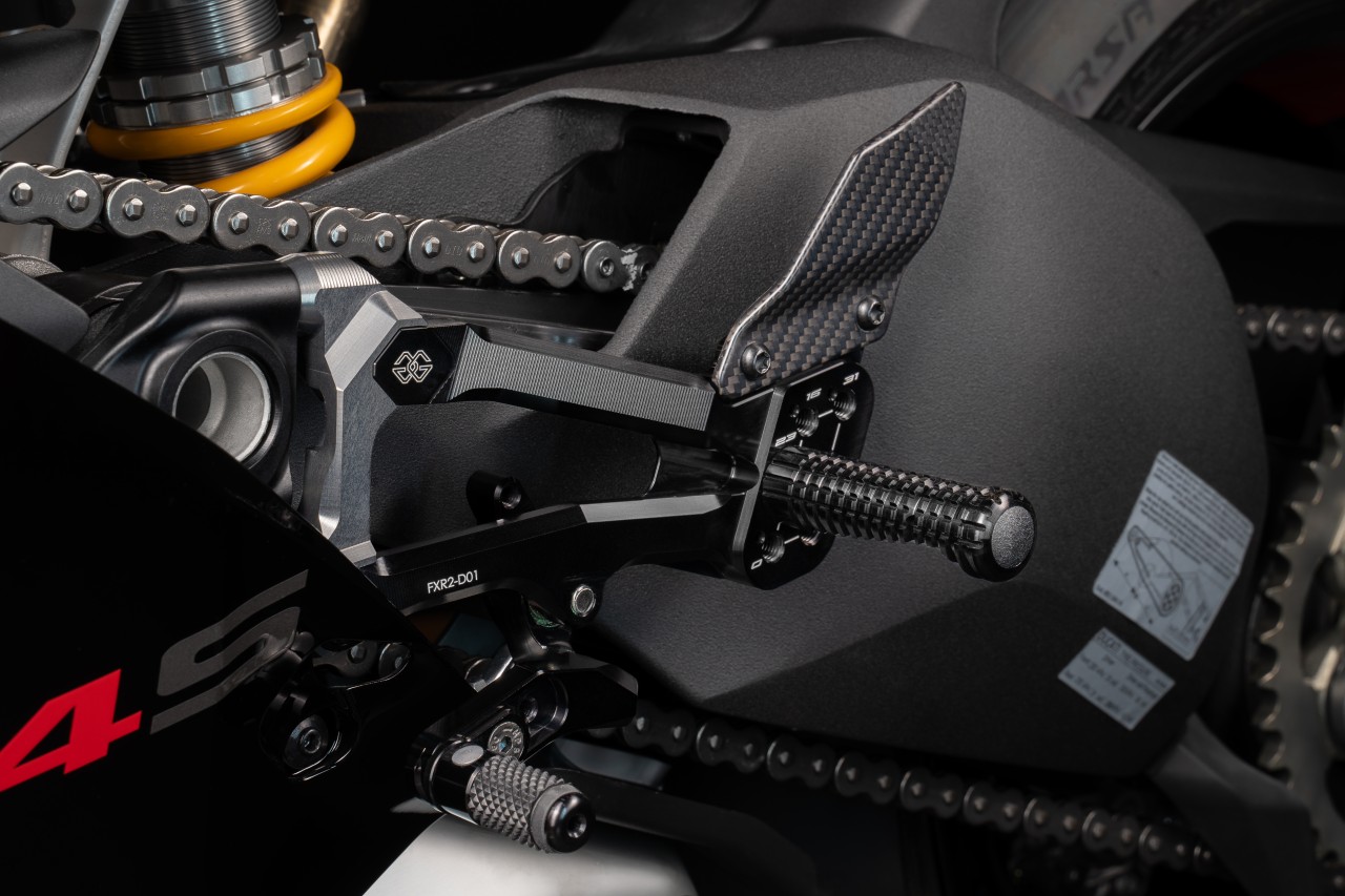 Estriberas GILLES FXR reposapiés para Ducati Panigale V4, 2019-2024