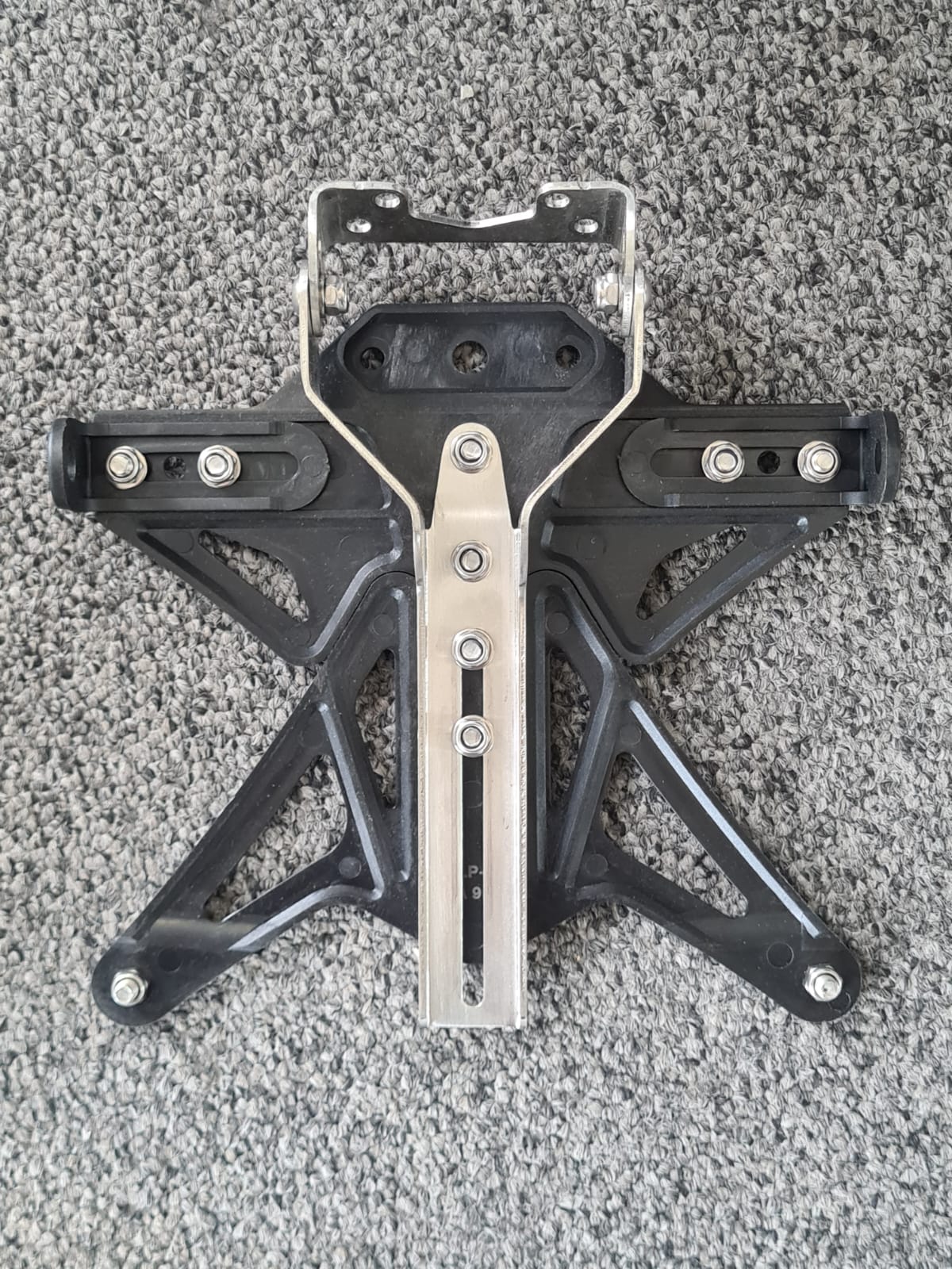 Soporte de matrícula Barracuda para Yamaha FZ6 / FZ6 S2
