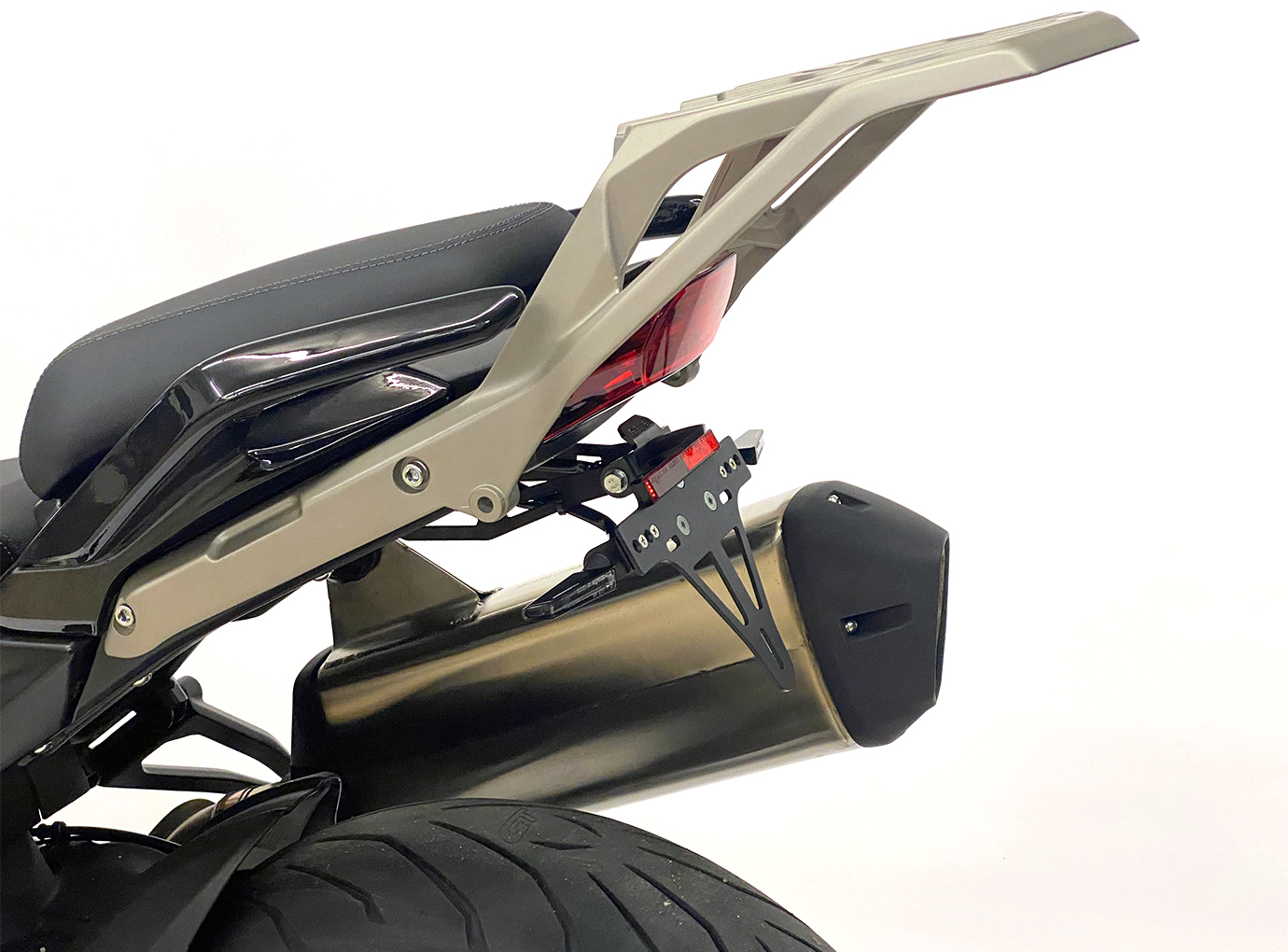 Soporte de matrícula alpha Technik para Benelli TRK 702 / TRK 702X, Tipo PA8, Año del modelo 2023-