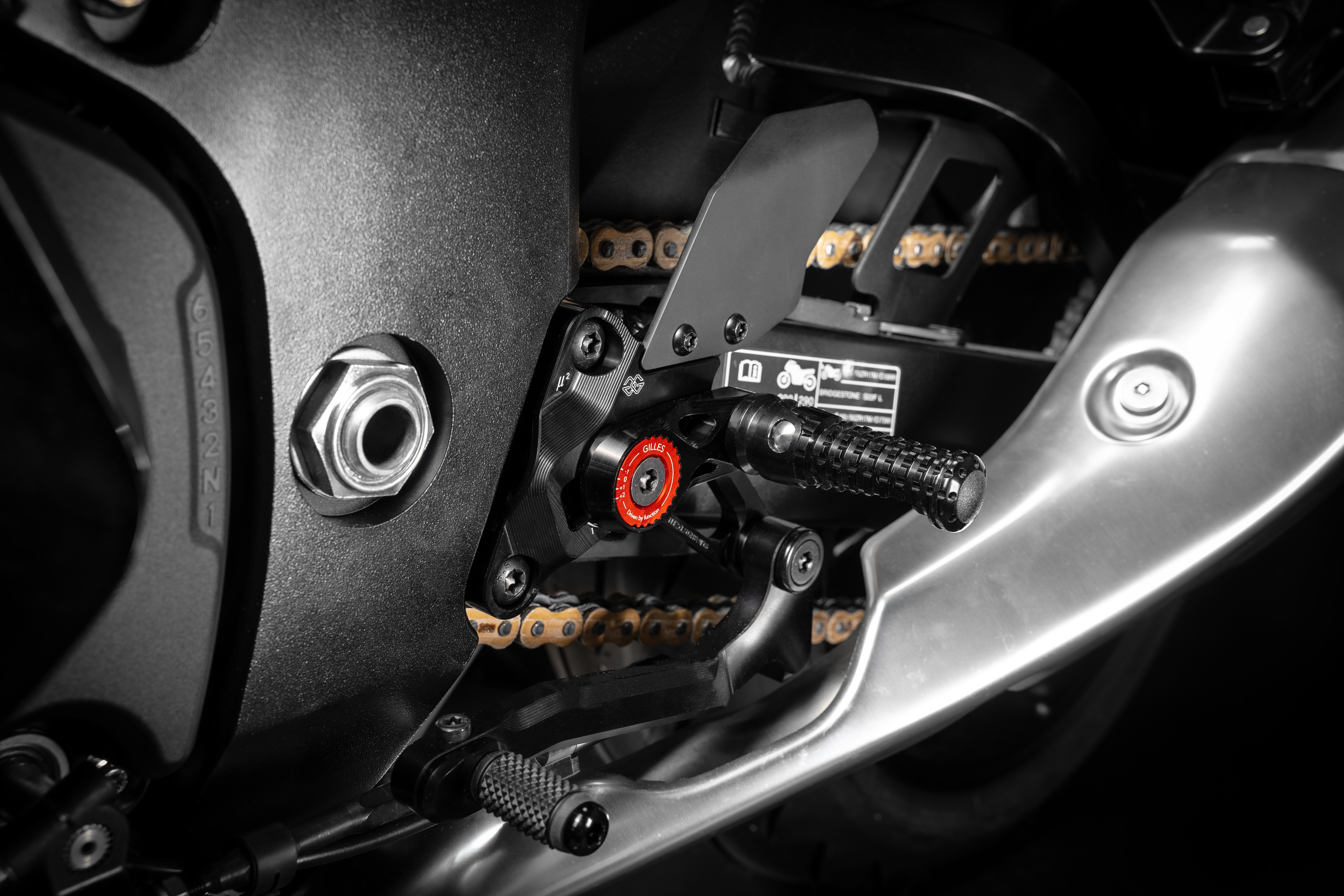 GILLES MUE2 Sistema de estriberas GSX1300R Hayabusa