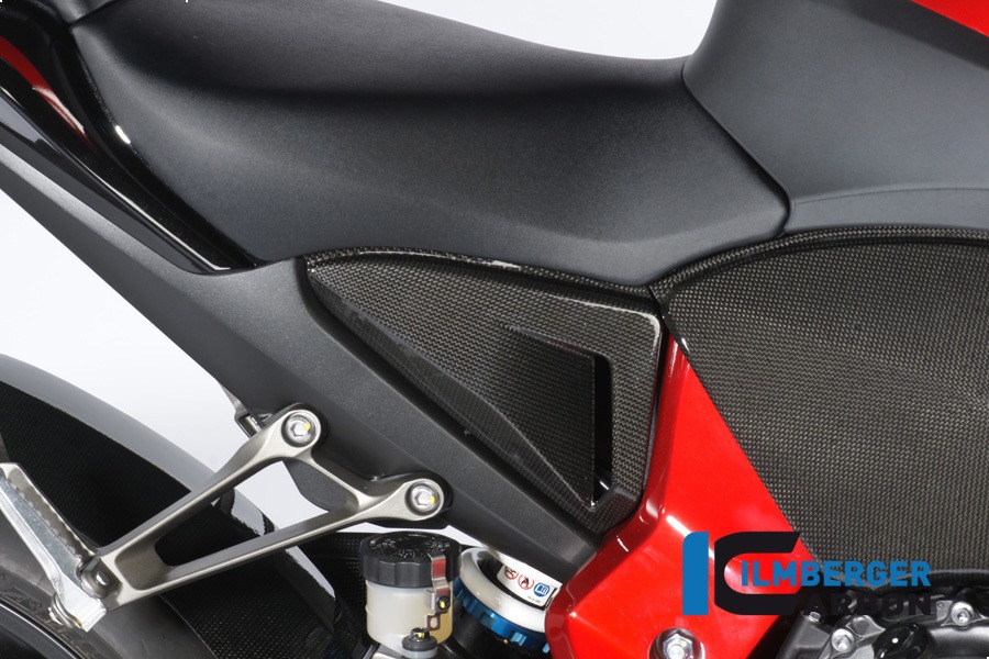 Tapa lateral de carbono Ilmberger bajo el asiento lado derecho, Carbono