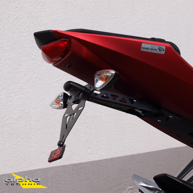 Soporte de matrícula alpha Technik Yamaha YZF-R125; Tipo RE11; Año del modelo 2014-