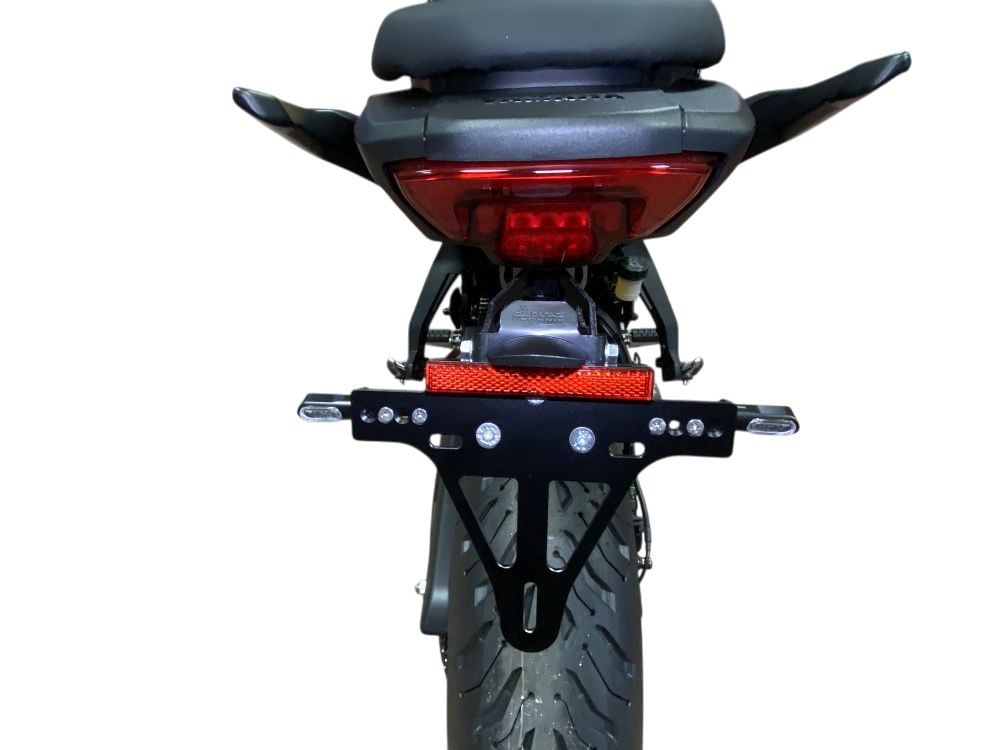 Soporte de matrícula alpha Technik para Yamaha Tracer 7 / Tracer 7 GT, Año del modelo 2025-