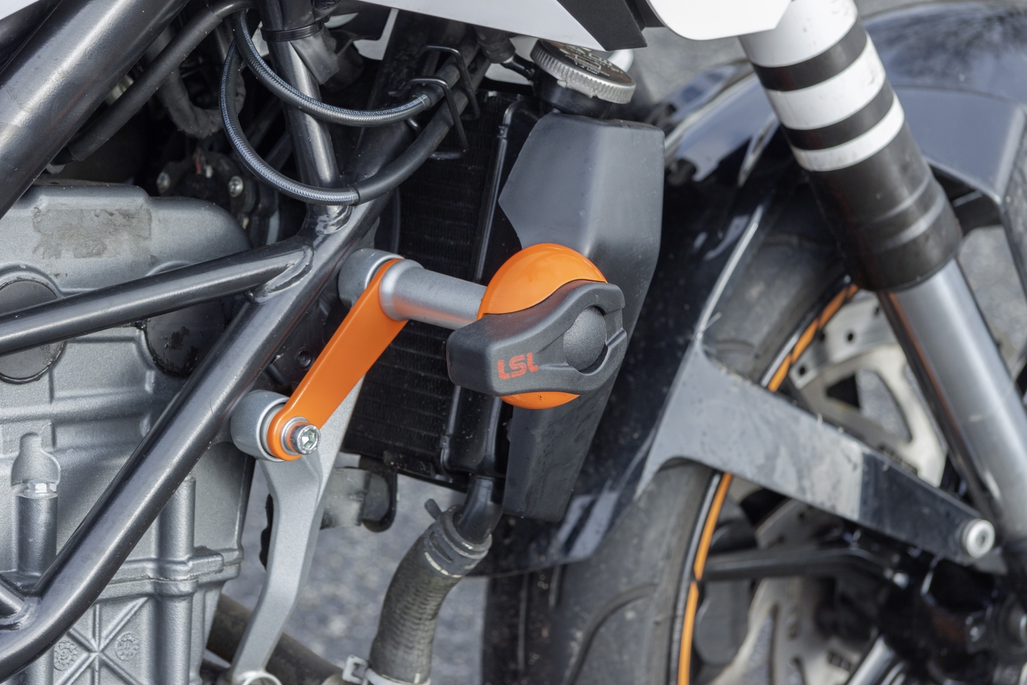 Kit de montaje de protectores anticaída LSL para KTM Duke 390