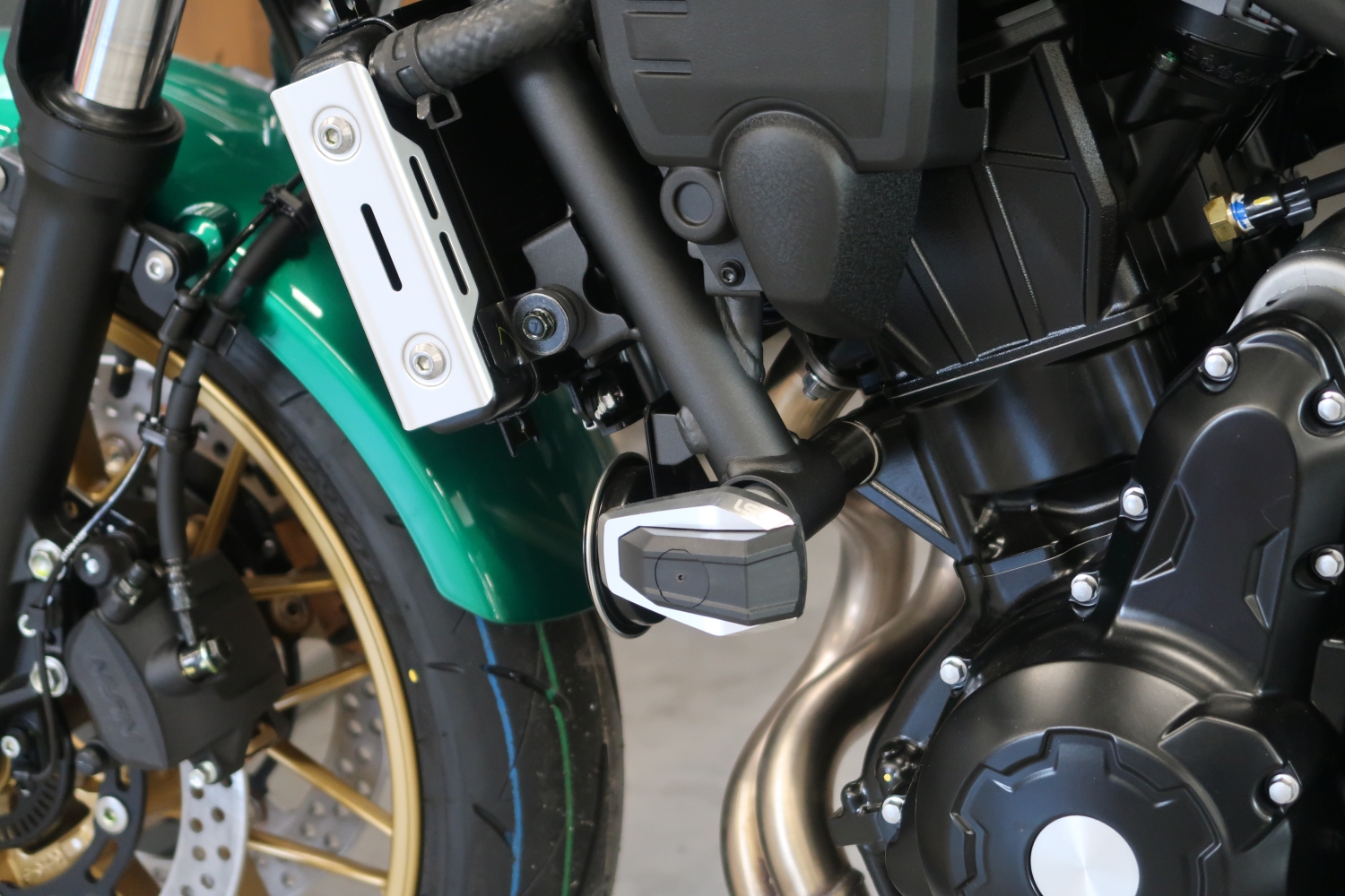Kit de montaje de topes anticaída LSL para Kawasaki Z650, 2017-, negro
