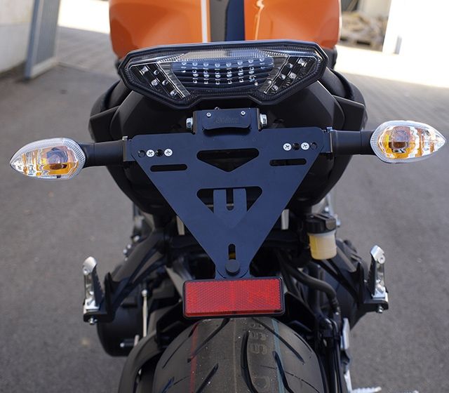 Soporte de matrícula alpha Technik para Yamaha MT09/ABS; Tipo RN29; Año del modelo 2013-2016